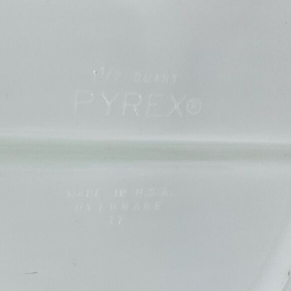 Vintage Pyrex Town and County Divided Casserole Dish - Picture 9 of 9